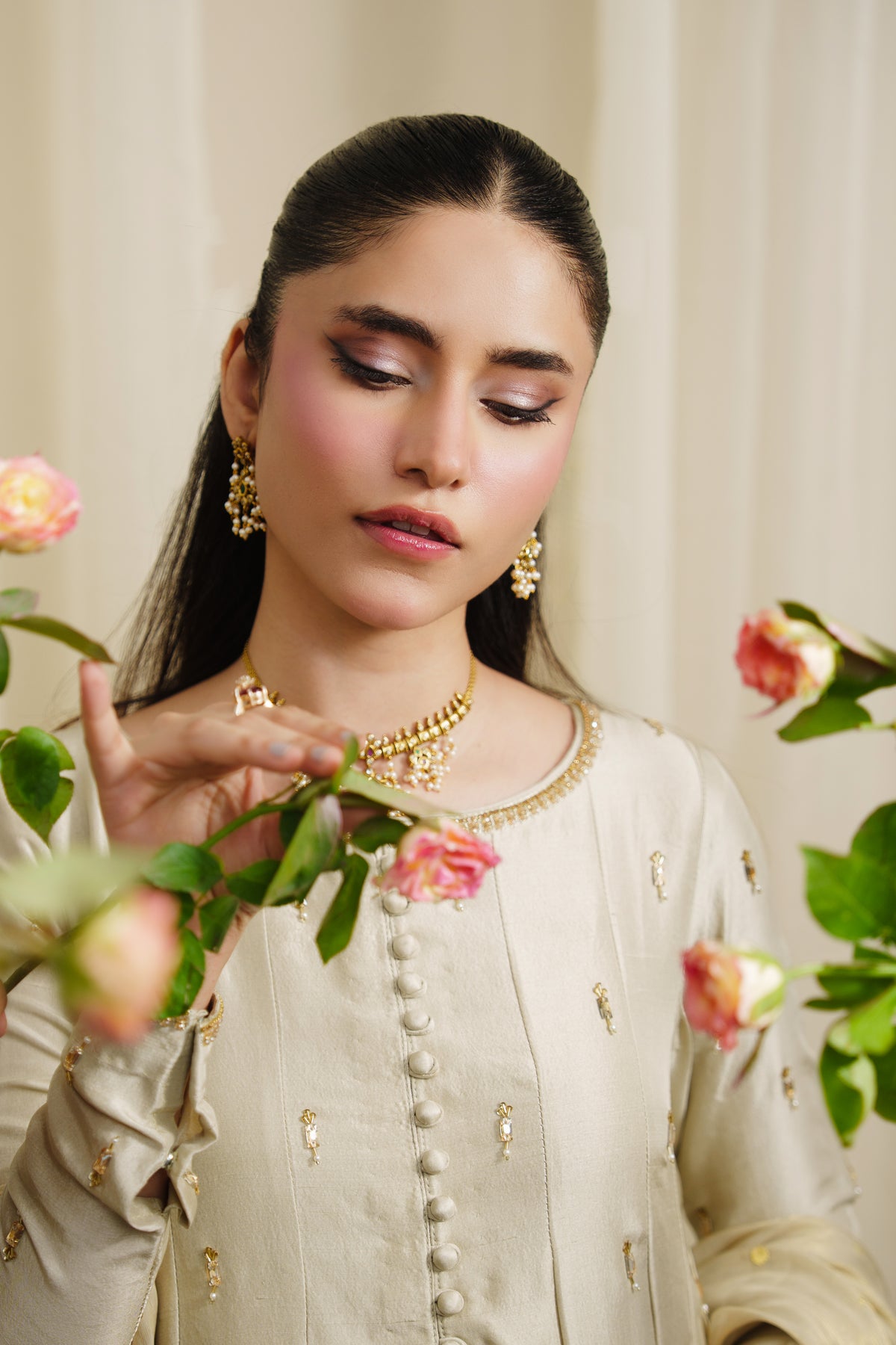Ivory Jeweled (Kalidar)